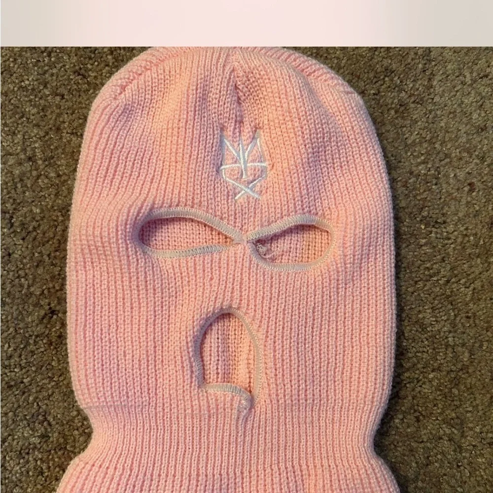 Methsyndicte Pink Knitted Face Mask